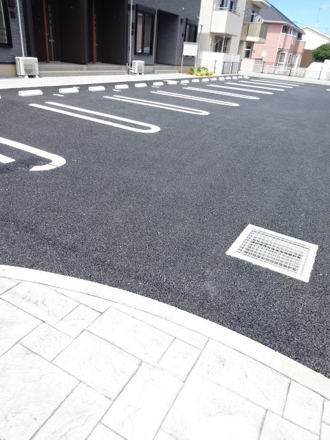 アヴェニールイグチⅧの駐車場