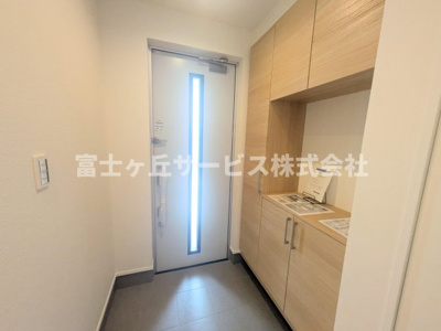 【玄関】 | 浜松市中央区曳馬4丁目 新築一戸建て 3号棟 | 玄関です