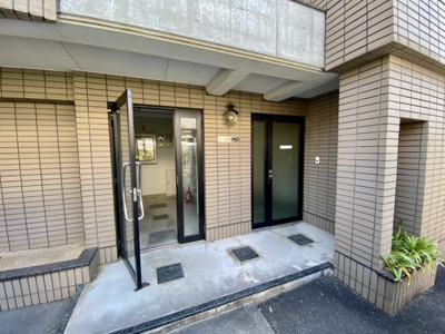 【エントランス】 | メゾンヒロ