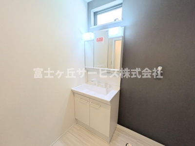 【独立洗面台】 | 浜松市中央区曳馬4丁目 新築一戸建て 4号棟 | 独立洗面台です