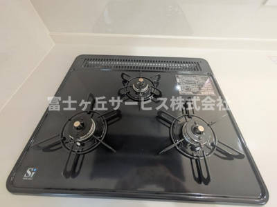 【その他】 | 浜松市中央区曳馬4丁目 新築一戸建て 4号棟 | ３口コンロです