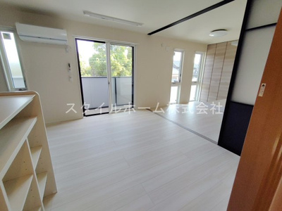 【居間・リビング】 | ウェストテラス大西 | 別部屋写真です。