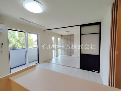 【居間・リビング】 | ウェストテラス大西 | 別部屋写真です。