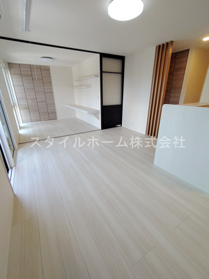 【居間・リビング】 | ウェストテラス大西 | 別部屋写真です。