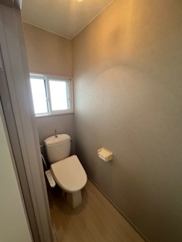 コーポアズールⅡのトイレ|猫の気配を感じながら、ひと息。