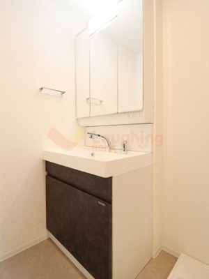 【独立洗面台】 | Ｓ－ＲＥＳＩＤＥＮＣＥ久留米六ツ門abreastⅠ | 使いやすい独立洗面台です※別号室の写真になります