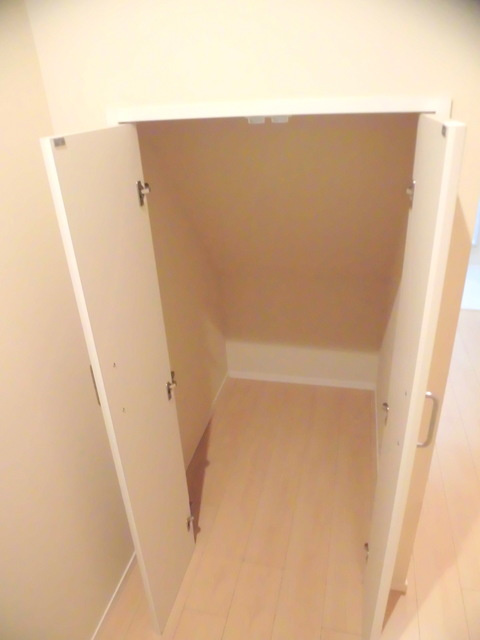 上北沢４丁目メゾンの収納|収納６箇所★階段下