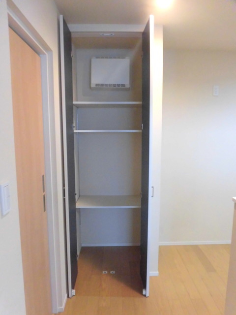 上北沢４丁目メゾンの収納|収納６箇所★キッチン横