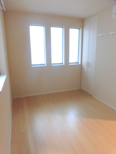 上北沢４丁目メゾンの寝室|日当り良好なお部屋