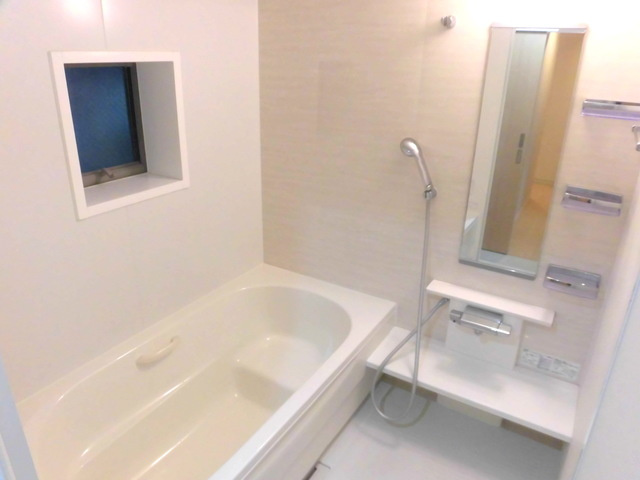 上北沢４丁目メゾンの浴室|追焚き機能★浴室乾燥機付き
