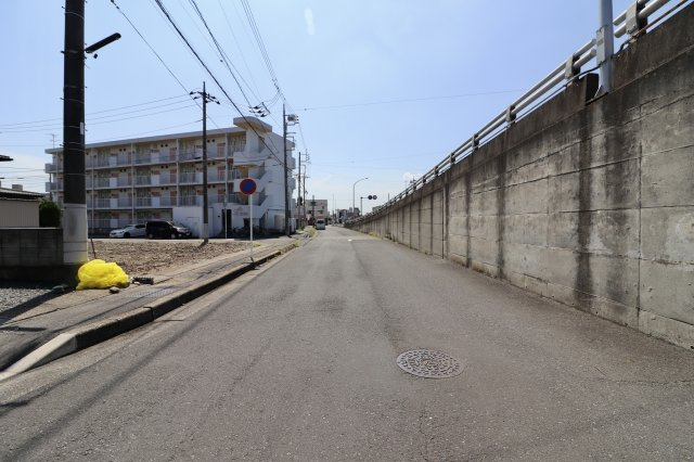 足利市田中町の売地の前面道路含む現地写真