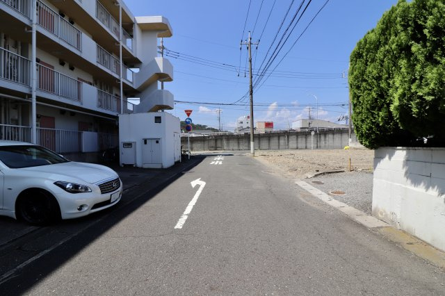 足利市田中町の売地の前面道路含む現地写真