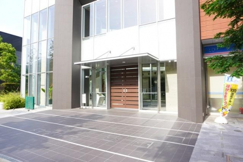 なんばグランドマスターズタワーのエントランス