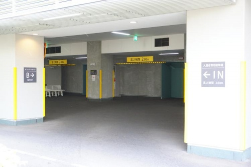 なんばグランドマスターズタワーの駐車場