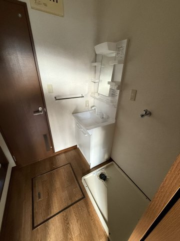 メゾン旭が丘A棟の洗面所