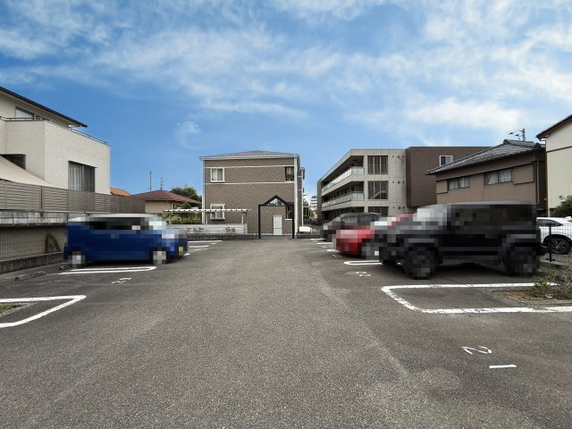 モンシェリカメリアⅢの駐車場