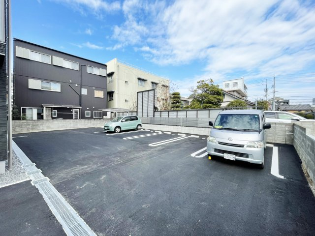 ＨＬ９　ｔｏｍｉｄａｂａｓｈｉ【ＢＥＬＳ認証】の駐車場