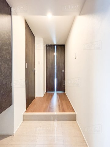 S-RESIDENCE六ツ門abreastIの玄関|シューズボックス付きの玄関☆