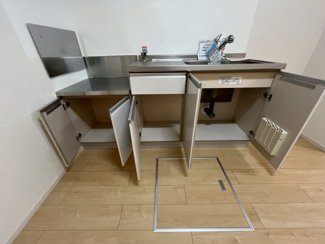 フォンテーヌ逆瀬川の収納|玄関収納です