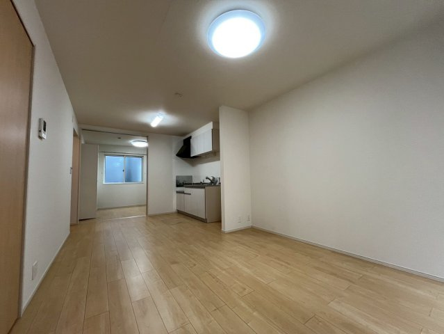 フォンテーヌ逆瀬川の居間・リビング|ゆったりとしたリビングです