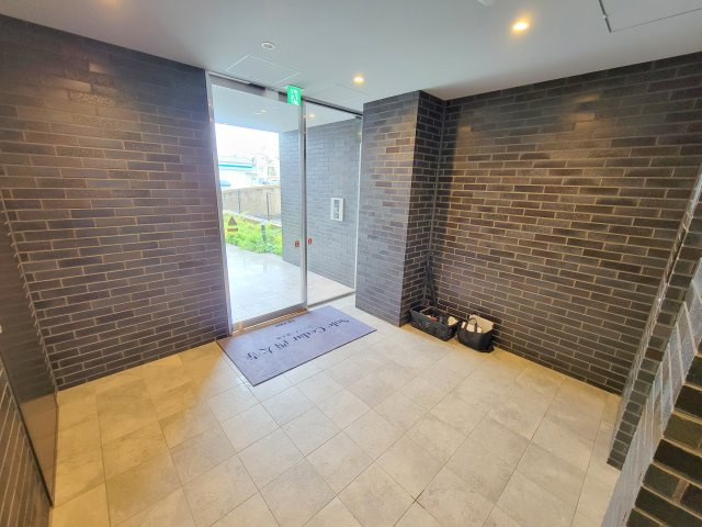 Sole Cedar 西大寺のロビー