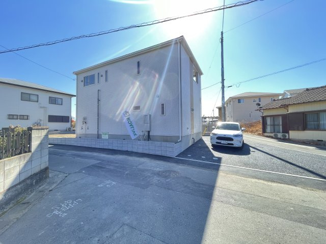 藤岡市藤岡第５（全1棟）1号棟の前面道路含む現地写真