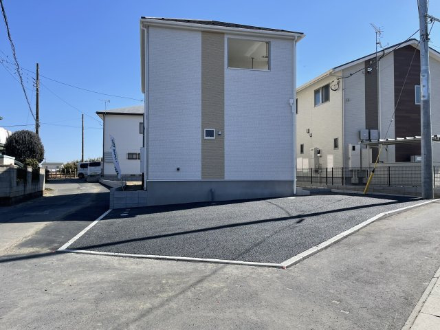 藤岡市藤岡第５（全1棟）1号棟の前面道路含む現地写真