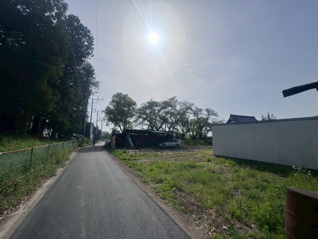 土地 富士見市上南畑の前面道路含む現地写真|ららぽーと富士見まで徒歩16分の立地です