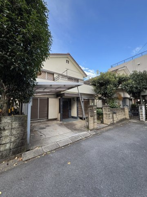 【外観】 | 越谷市東越谷４丁目　土地（古家付） | 越谷市東越谷の土地のご紹介です！
現地外観写真はこちらになります！
