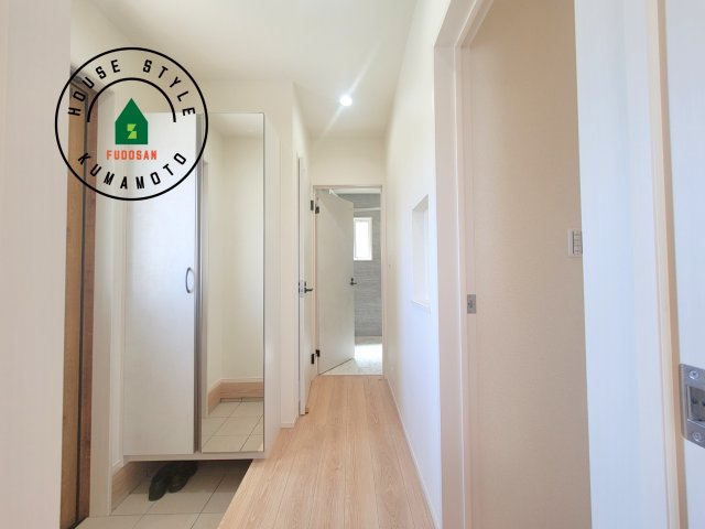 熊本市北区梶尾町第10-5棟（1号棟）の内装|平屋はワンフロアしかないため、部屋と部屋の距離が近くなります。 生活音の緩衝材として廊下を活用するのがおすすめです。