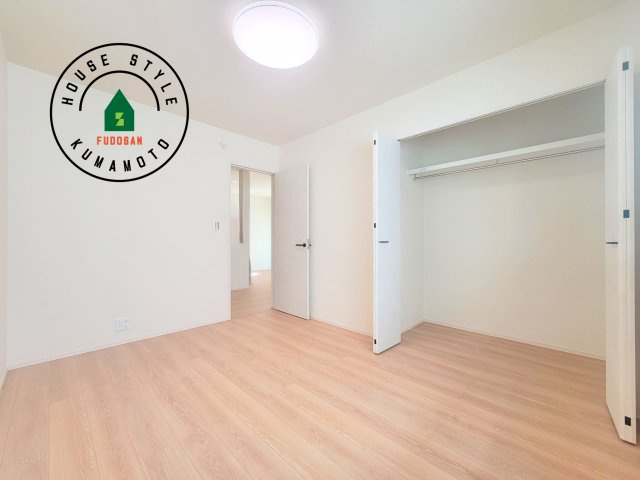 熊本市北区梶尾町第10-5棟（1号棟）の寝室|主寝室には収納力に優れたクローゼットがありますので、お部屋もすっきり片付きます。