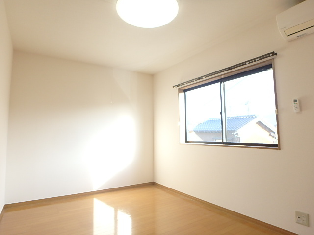 パープルの洋室|E号室の写真（イメージ）