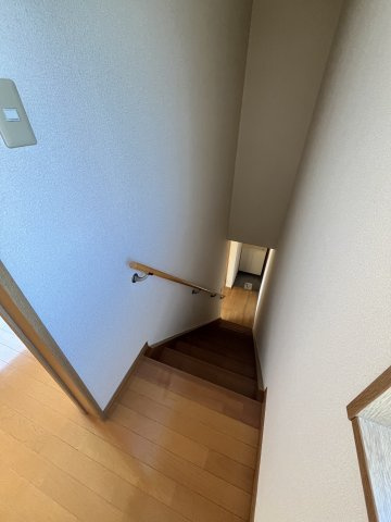 パープルの内装