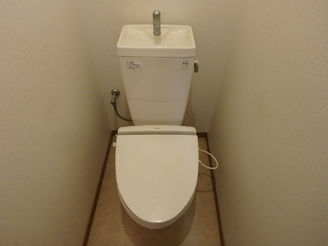 パープルのトイレ|E号室の写真（イメージ）