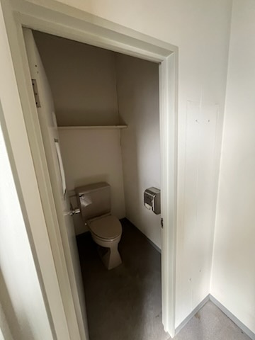 秦野市富士見町　貸店舗・貸事務所のトイレ