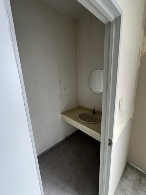 秦野市富士見町　貸店舗・貸事務所の内装