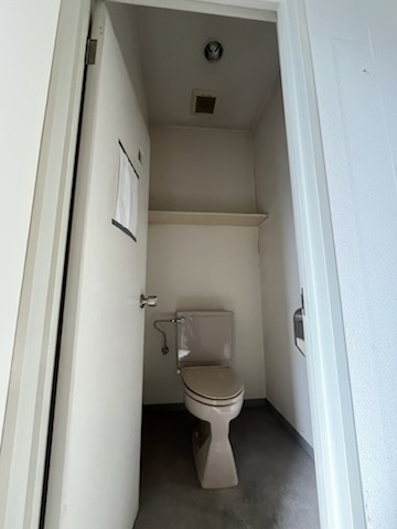 秦野市富士見町　貸店舗・貸事務所のトイレ