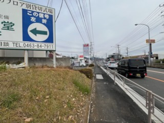 秦野市富士見町　貸店舗・貸事務所の周辺