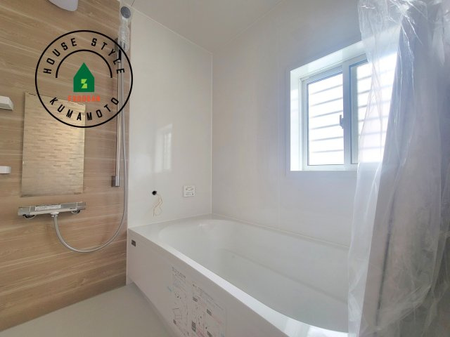 熊本市北区梶尾町第10-5棟（4号棟）の浴室|1日の疲れを癒してくれる広々バスルーム。雨の日のお洗濯にも大活躍な浴室乾燥機付です！