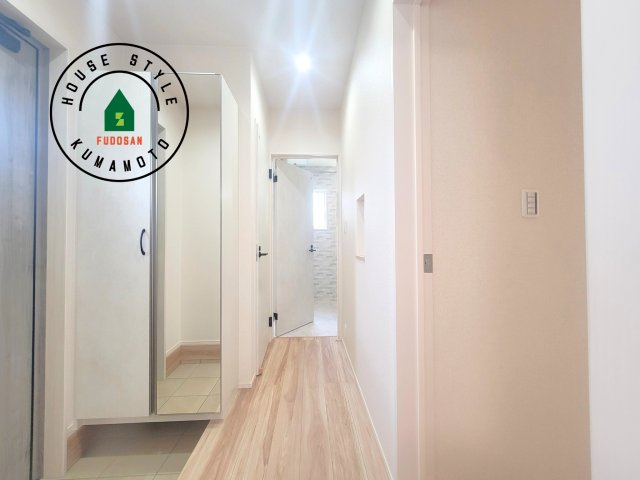 熊本市北区梶尾町第10-5棟（4号棟）の内装|平屋はワンフロアしかないため、部屋と部屋の距離が近くなります。 生活音の緩衝材として廊下を活用するのがおすすめです。
