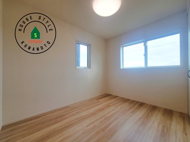 熊本市北区梶尾町第10-5棟（4号棟）の洋室|採光良好な洋室は全居室、複層ガラスの遮熱効果と断熱効果で、一年中快適に過ごせます。