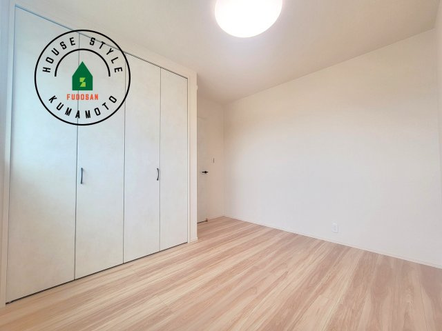 熊本市北区梶尾町第10-5棟（4号棟）の子供部屋|穏やかな光が差し込む室内には、穏やかな時間が流れます。