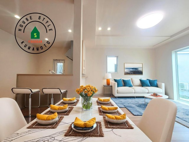 熊本市北区梶尾町第10-5棟（4号棟）の居間・リビング|キッチンからリビングをしっかり確認できます。家族の笑顔があふれる空間になりそうですね。※家具はCGを合成したものです。
