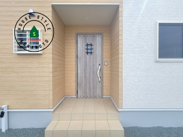 熊本市北区梶尾町第10-5棟（4号棟）の玄関|おでかけの時も帰った時も、「我が家」を最初に感じでもらえる素敵な空間に。