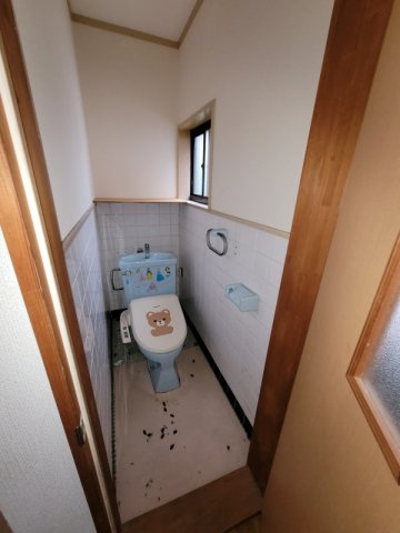 中薮町中古戸建のトイレ|清潔感のあるトイレです