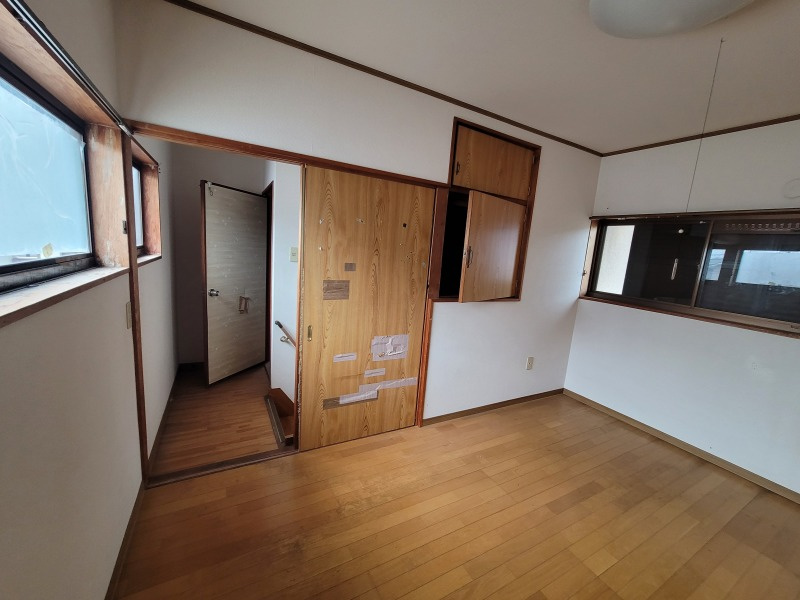 中薮町中古戸建の洋室|スタンダードな洋室です