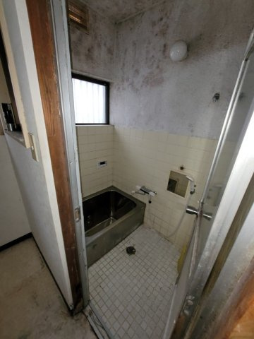 中薮町中古戸建の浴室|きれいなお風呂です