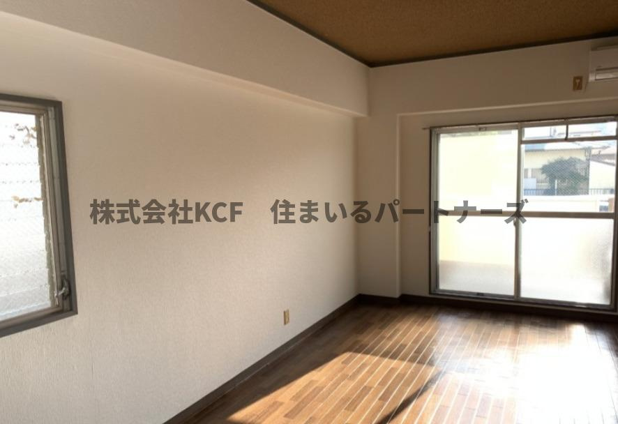 第2HIROハイツの居間・リビング|こちらのリビングで趣味の時間をお楽しみください