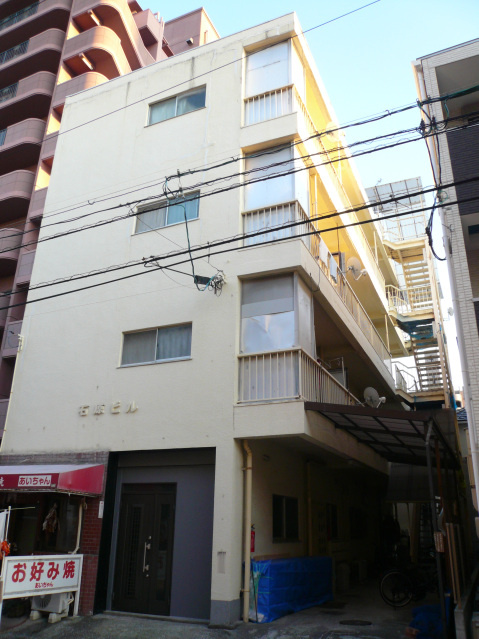 石原ビルの外観