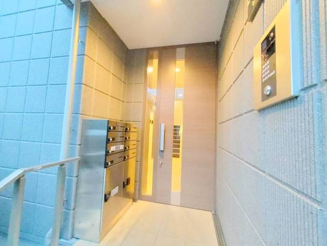 ＢＯＮＨＥＵＲ　ＦＡＭＩＬＩＡのエントランス